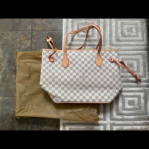 White Checkered purse  👜